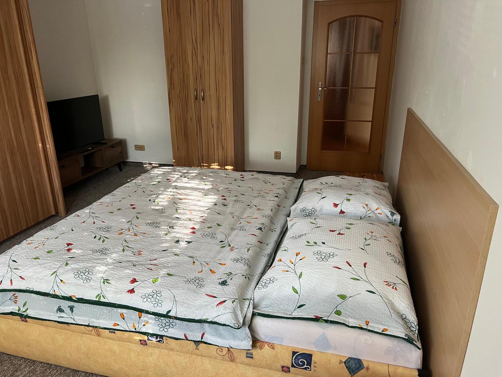 S Venkovnim Bazenem Apartament