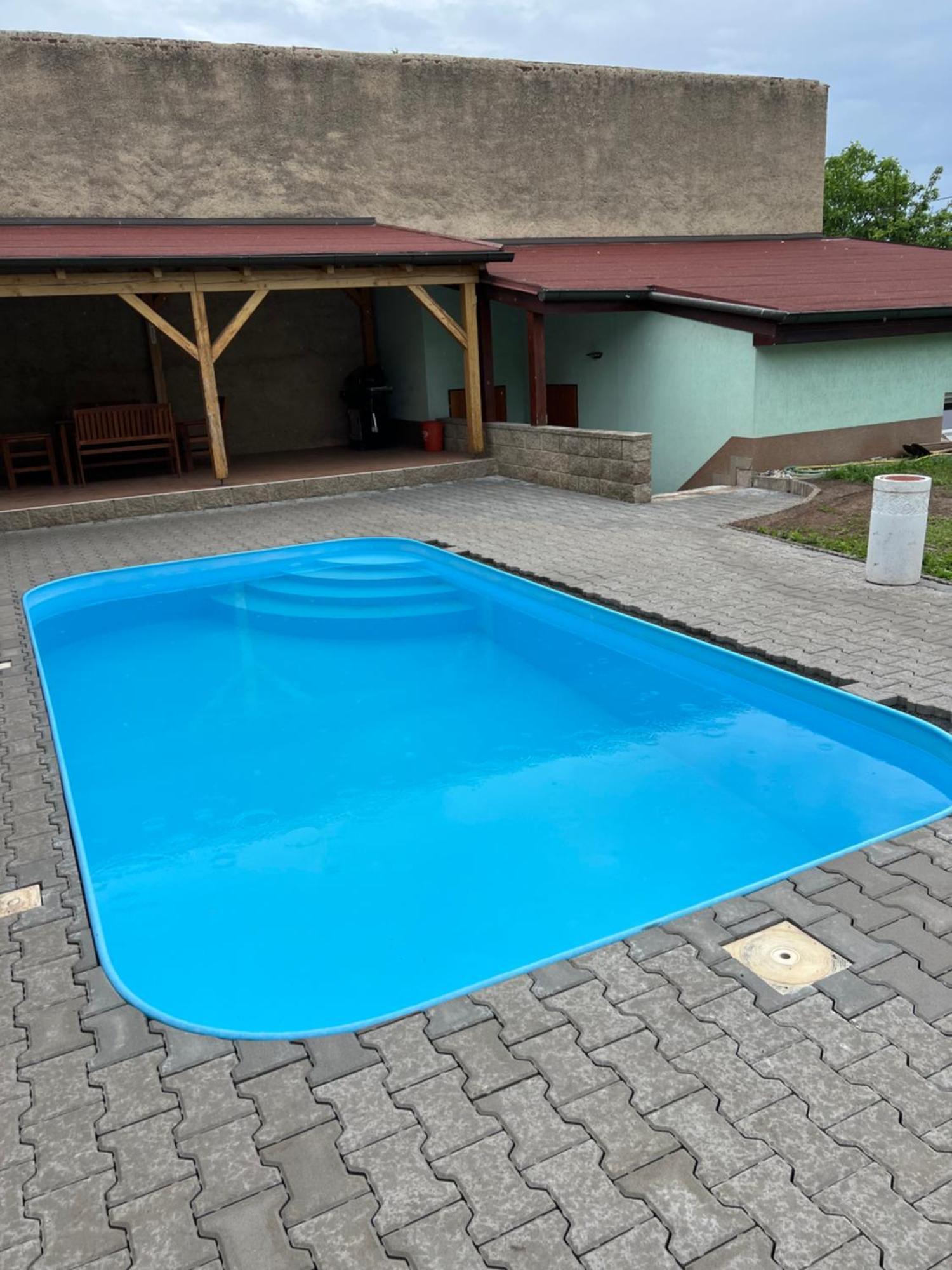 Apartament S Venkovnim Bazenem